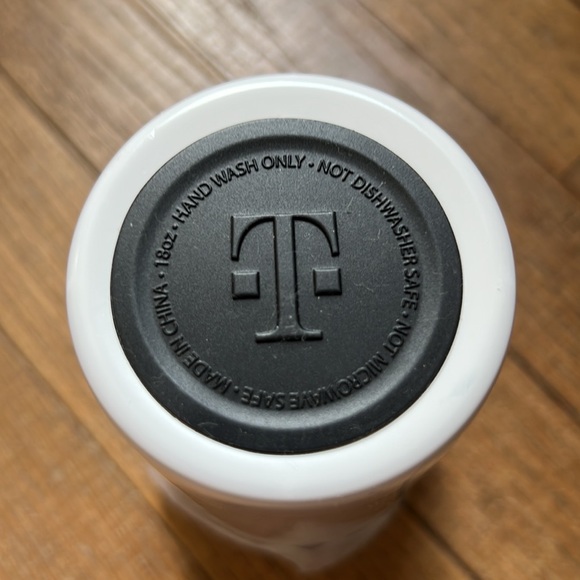 Brand New color changing T-Mobile Aluminum Tumbler, 2024 reusable - Picture 5 of 16
